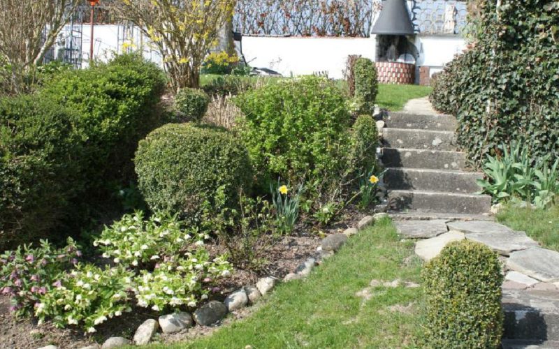 Der Garten der Pension Rosengarten in Franking am Holzöstersee - ein Einöd für die Ruhe!